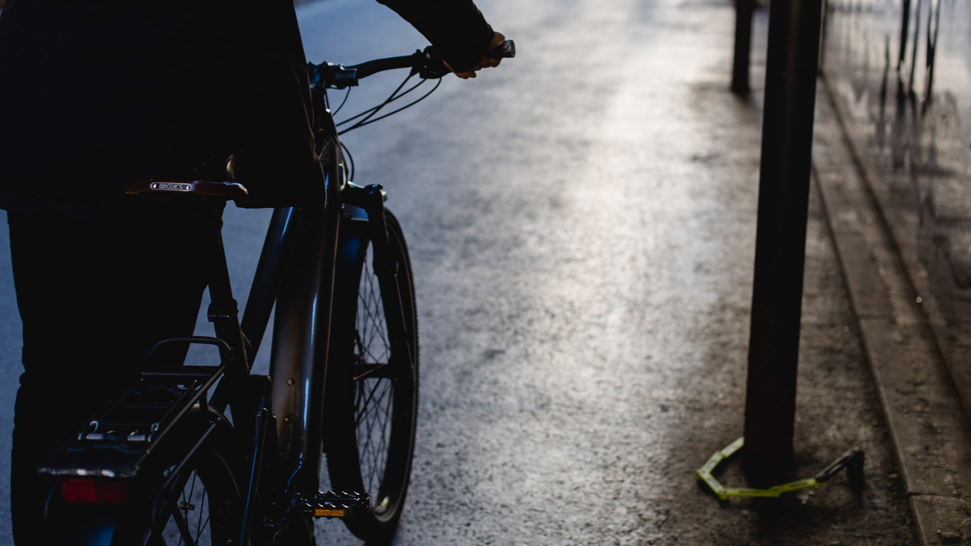 Im Falle eines Diebstahls ist es wichtig, dass du unverzüglich über die unautorisierte Bewegung deines E-Bikes informiert wirst. Dies können nur Geräte leisten, die über einen Bewegungssensor verfügen, wie GPS-Tracker.