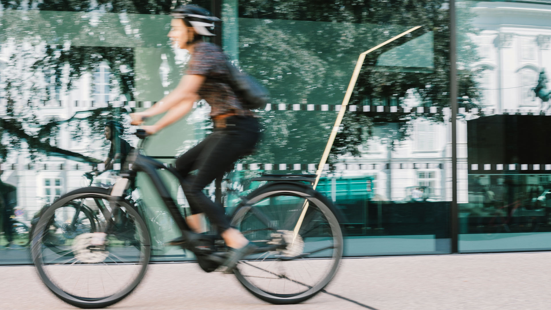 As demand for e-bike charging stations has increased, so has the supply. To make sure you don't run out of power while you're on the road, it's important to get an overview beforehand and, above all, to have your own charging cable with you.